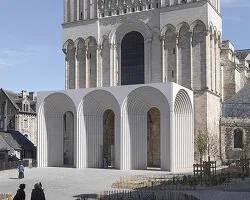 Kengo Kuma ile Söyleşi: Zanaatkarlık Mimaride Yer ile Bağ Kurmanın Anahtarı