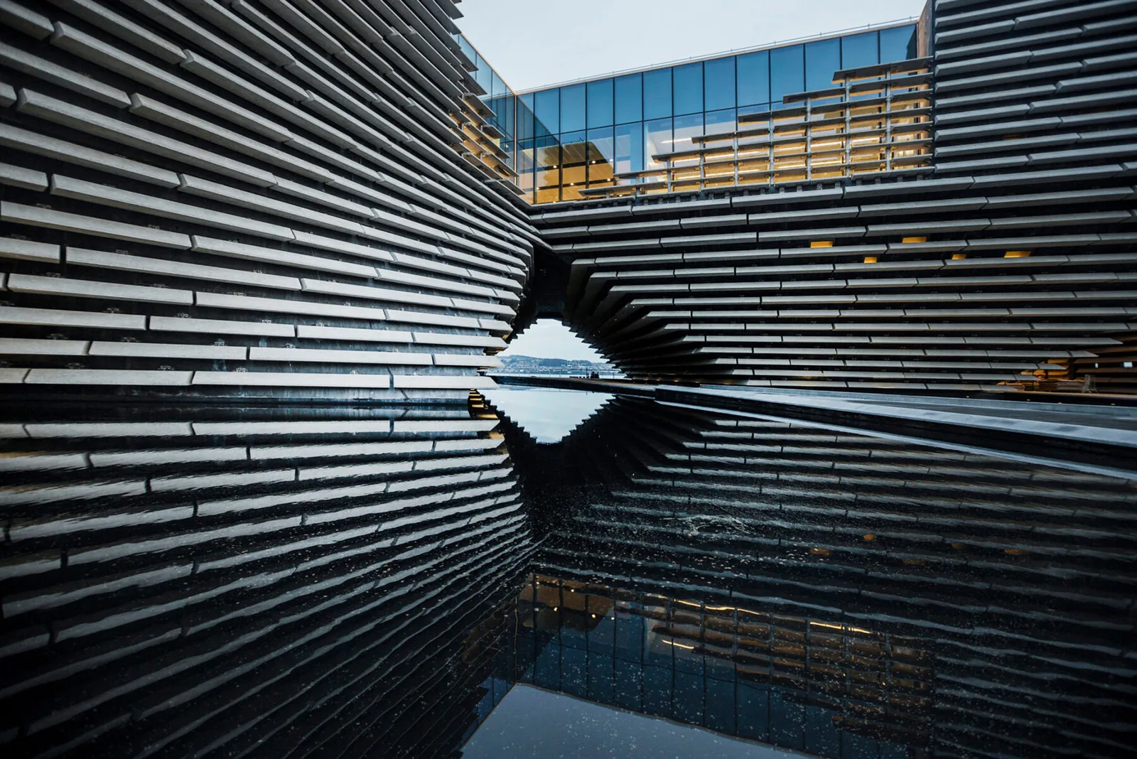Kengo Kuma ile Söyleşi: Zanaatkarlık Mimaride Yer ile Bağ Kurmanın Anahtarı