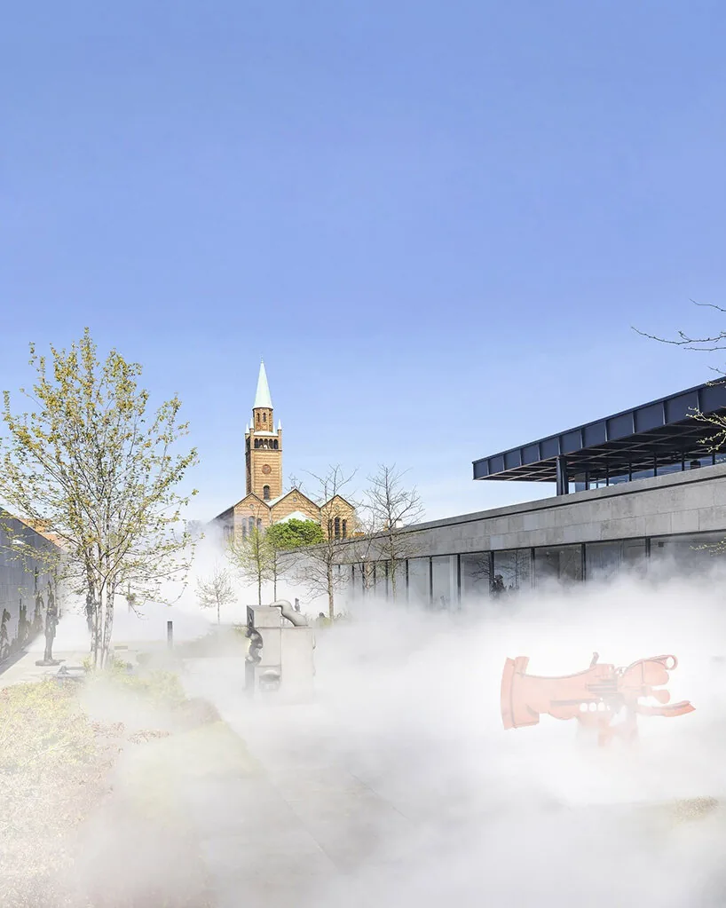 Mies'in Heykel Bahçesinde Sis: Nakaya'nın Geçici Müdahalesi