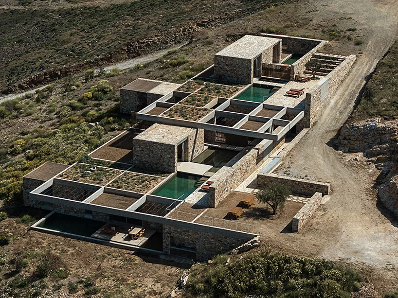 Kayalıklara Gömülü İnziva: MOLD Architects'ten PERMA