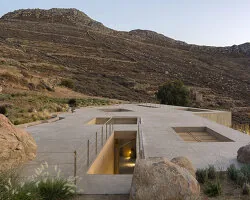 Kayalıklara Gömülü İnziva: MOLD Architects'ten PERMA