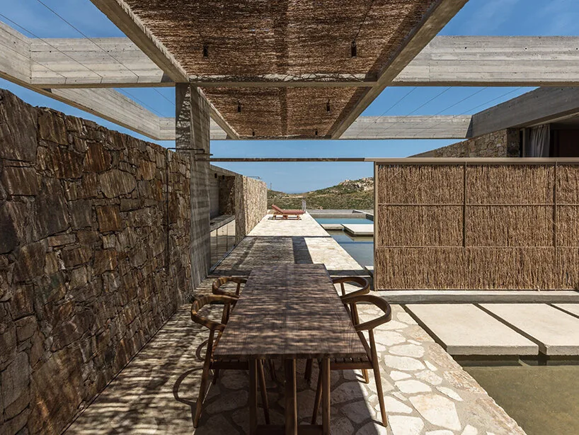 Kayalıklara Gömülü İnziva: MOLD Architects'ten PERMA