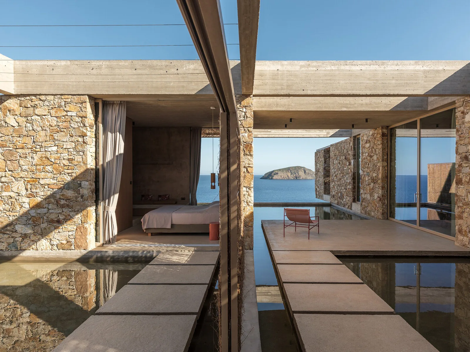 Kayalıklara Gömülü İnziva: MOLD Architects'ten PERMA