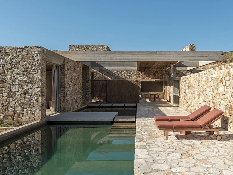 Kayalıklara Gömülü İnziva: MOLD Architects'ten PERMA