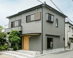 Osaka’da Gizli Ahşap Yapılar Paylaşımlı Mutfağa Dönüştü