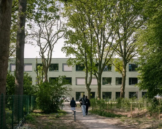 Otizm Dostu Okul: Hortus Conclusus'un Modern Yorumu