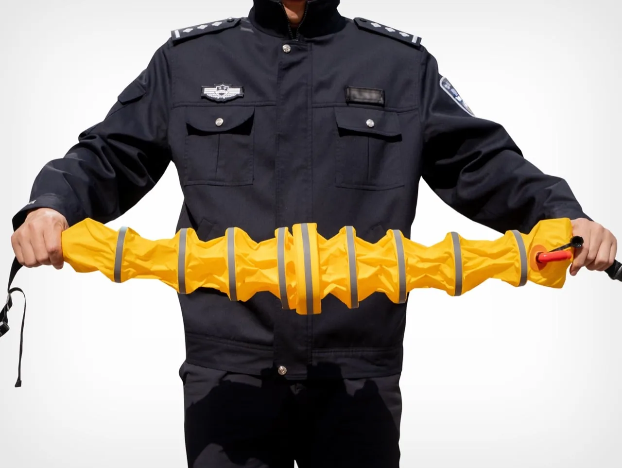 Polislerin 3 Yıllık Projesi: Cep Telefonu Büyüklüğünde Can Kurtaran
