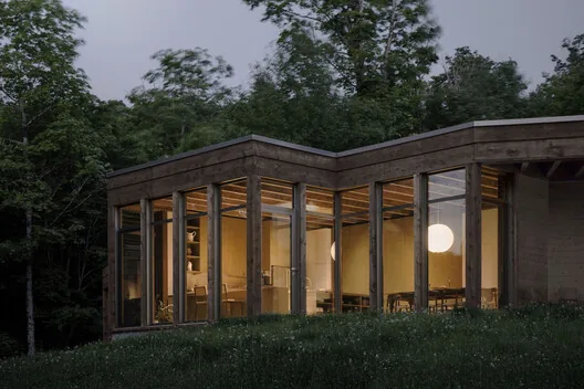 Atelier Carle'den SONO Evi: Manzarayla Dans Eden Beton ve Ahşap