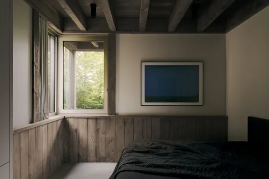 Atelier Carle'den SONO Evi: Manzarayla Dans Eden Beton ve Ahşap