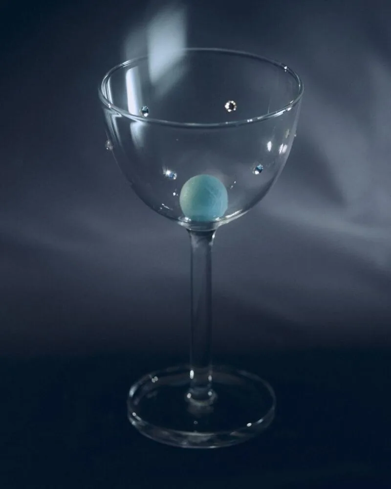 Sophie Lou Jacobsen: Kristal ve Camın Disko Aperitifi