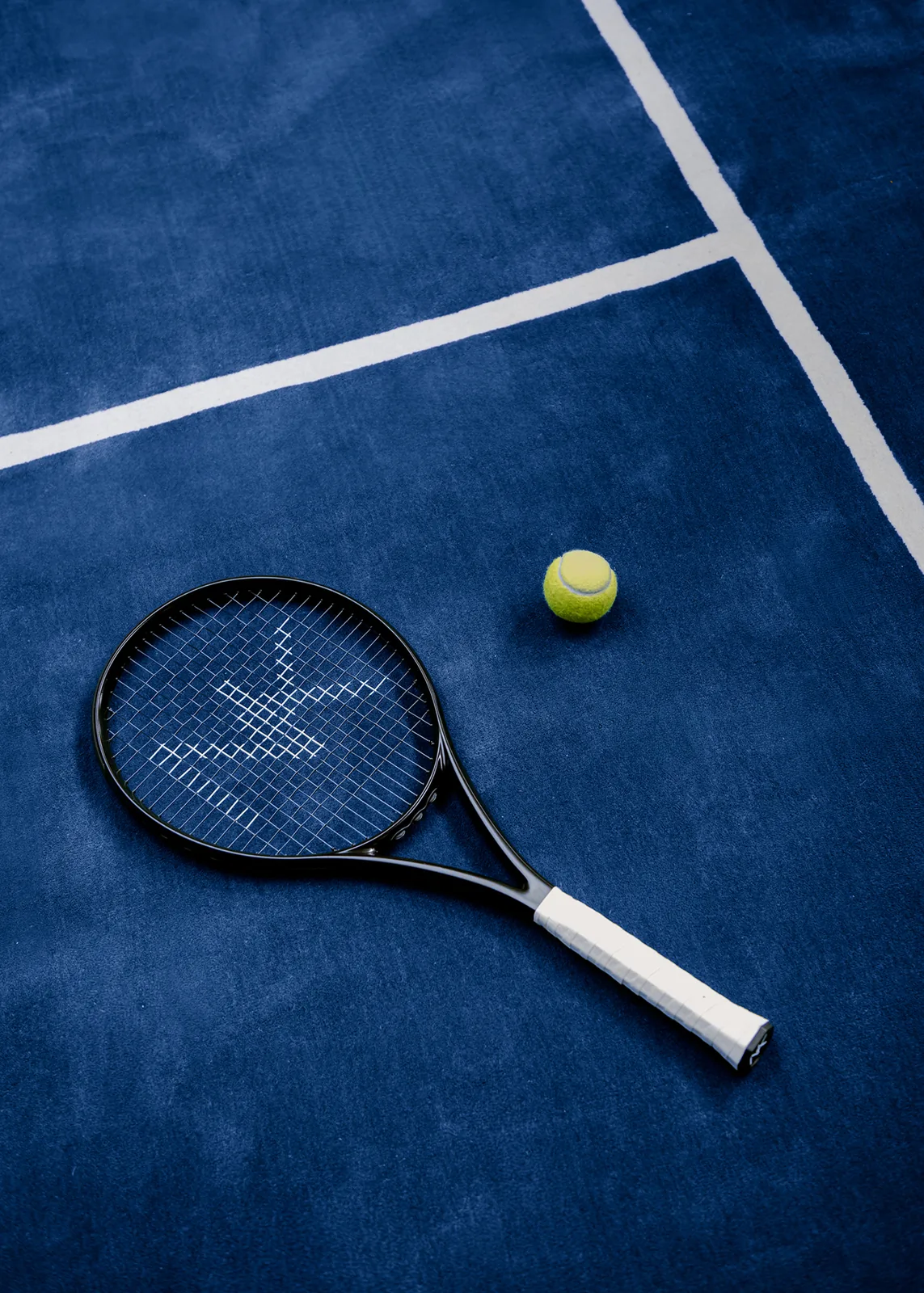 Tenis Kortu Halıya Dönüştü: Nordic Knots’tan Grafik Koleksiyon