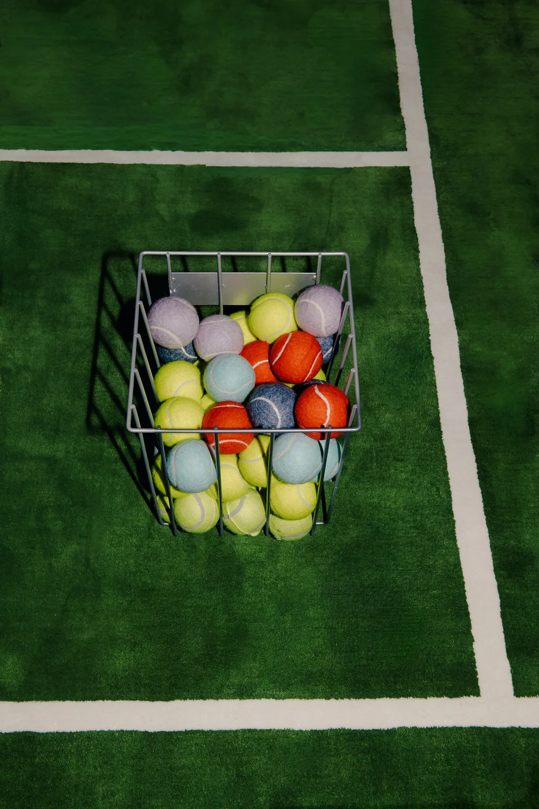 Tenis Kortu Halıya Dönüştü: Nordic Knots’tan Grafik Koleksiyon