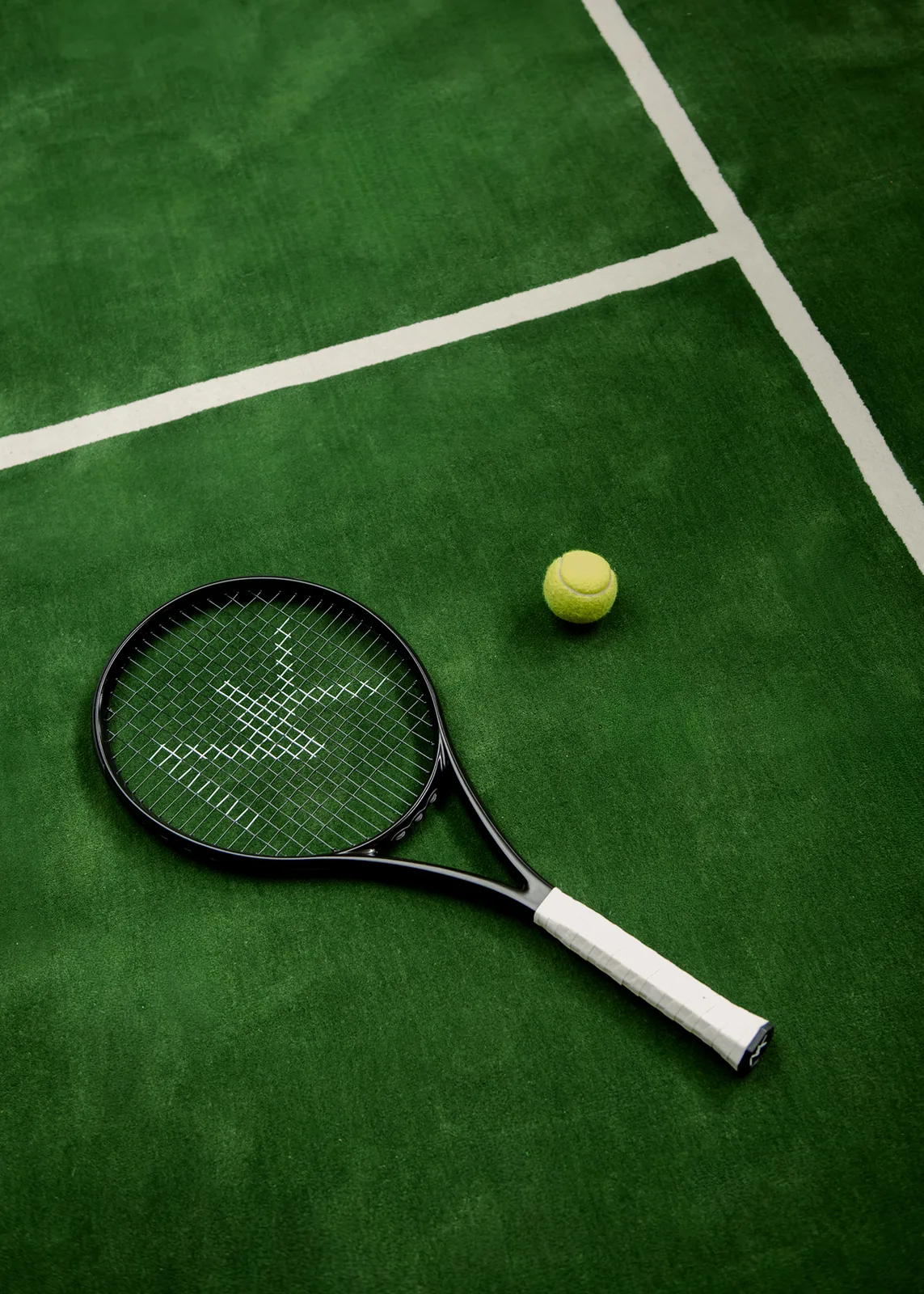 Tenis Kortu Desenli Halı: Nordic Knots’tan Graf Koleksiyon