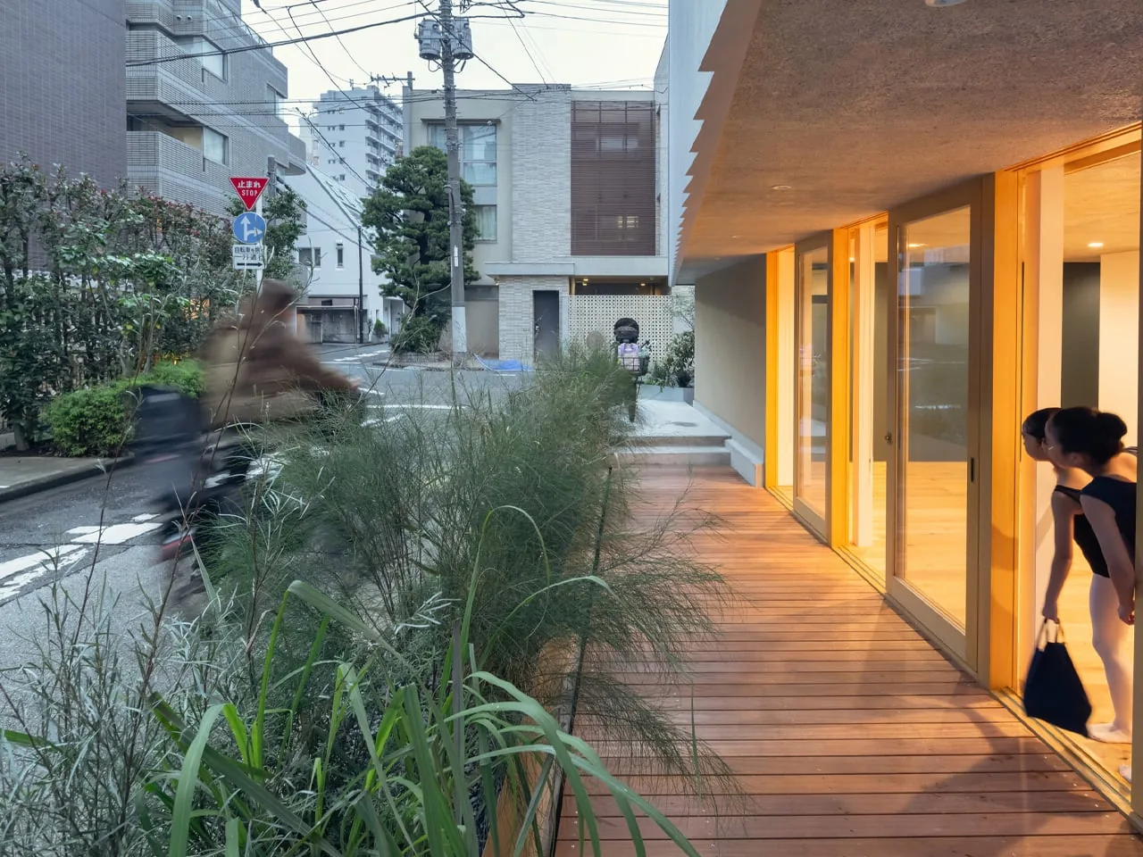 Tokyo Bale Evi: Şehir Seyirciye Dönüştüğünde