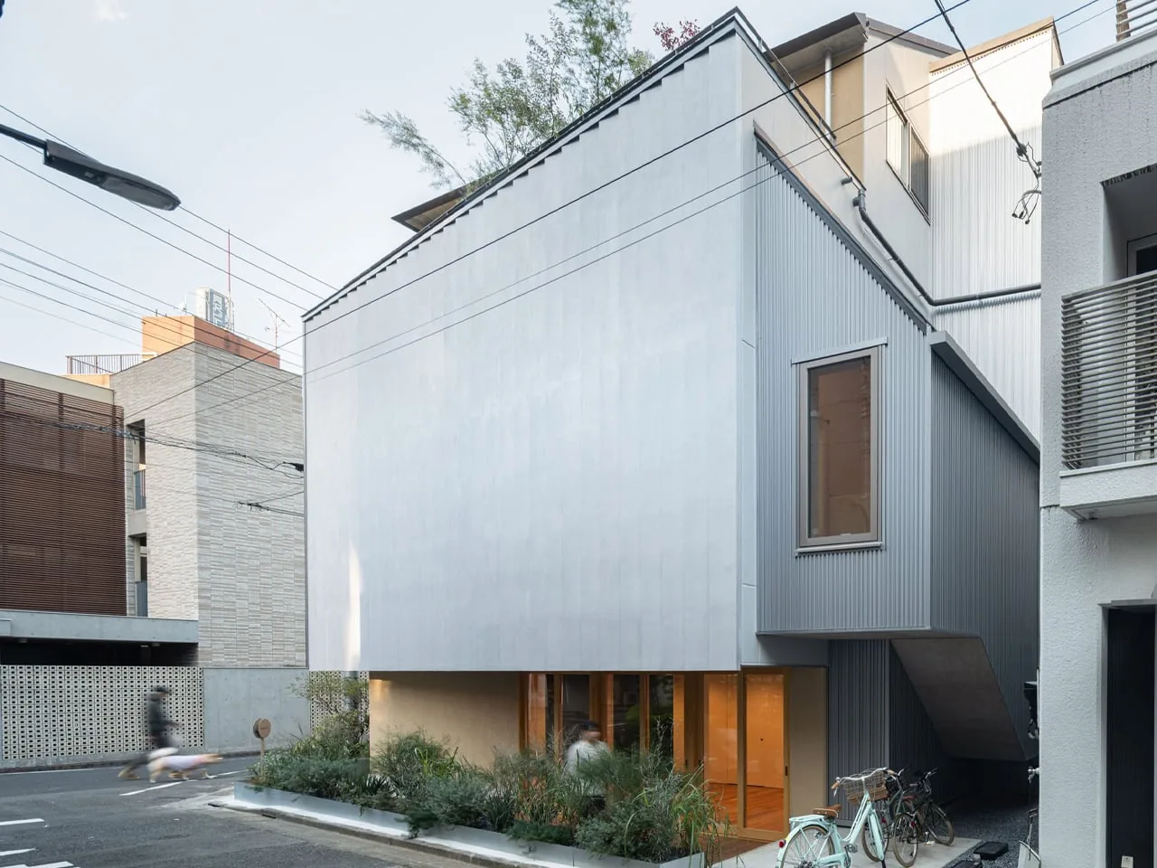 Tokyo Bale Evi: Şehri Seyirciye Dönüştüren Mimari