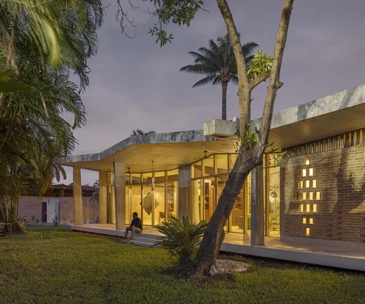Villa Crocodile: Fildişi Sahili'nde Diplomasi ve Modern Mimari