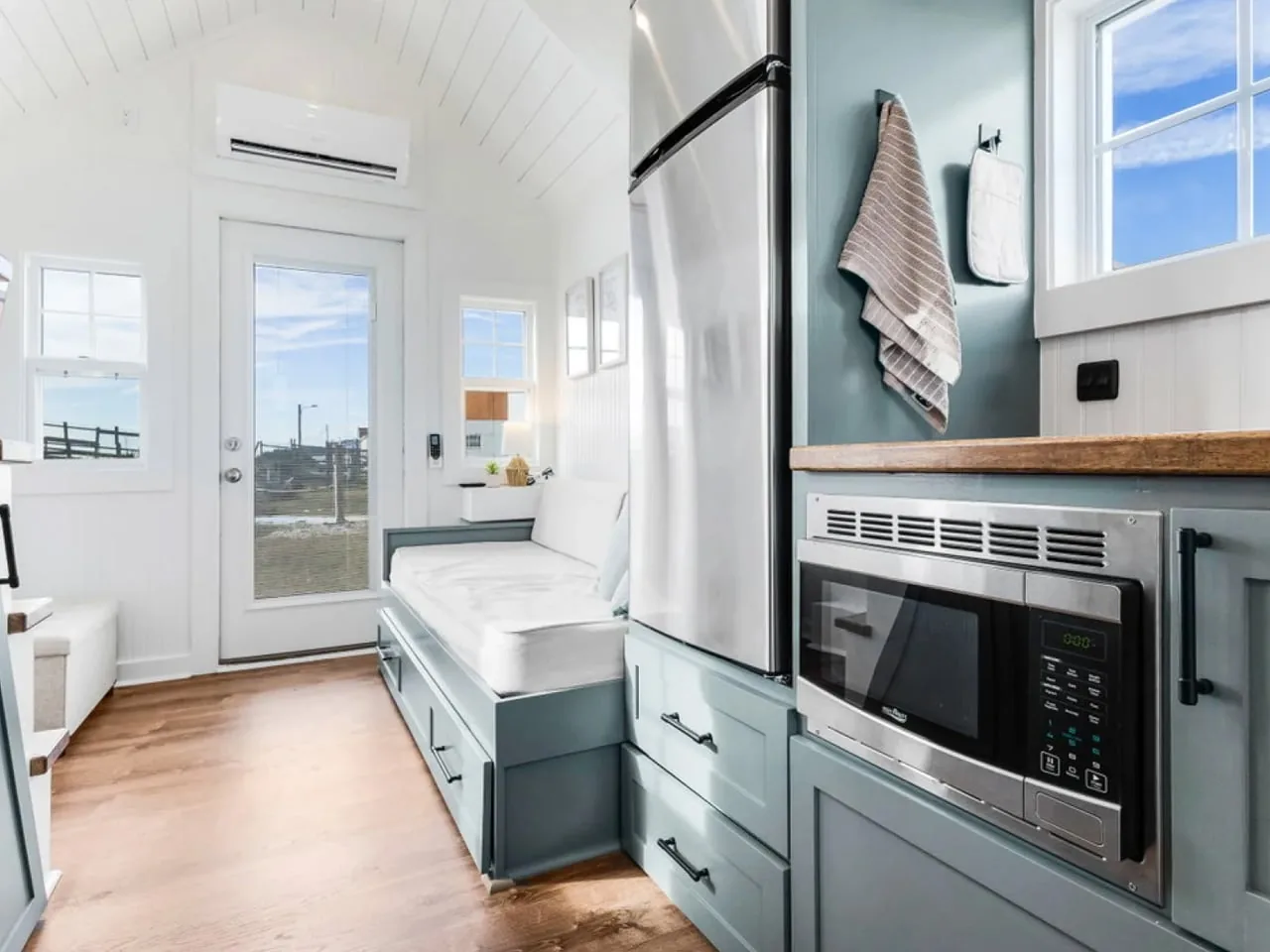 128 Metrekarede 4 Kişilik Tiny House: Petite Pelica
Kaynak: Yanko Design | Yayın Tarihi: 29 Ağustos 2026
![128 Fit Karede 4 Kişilik Tiny House: Petite Pelican