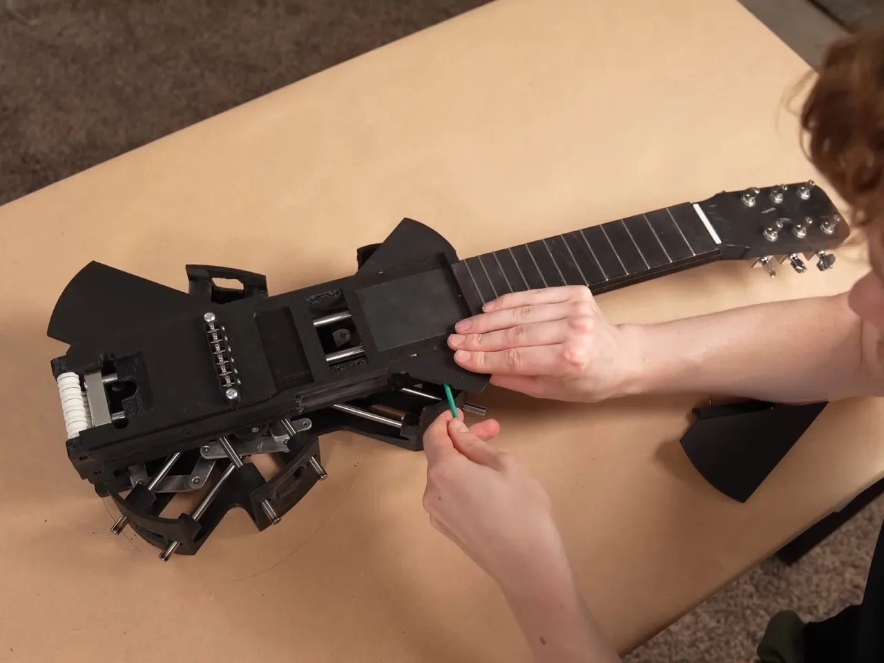 2 Saniyede Elektro Gitara Dönüşen 3D Baskı Ukulele