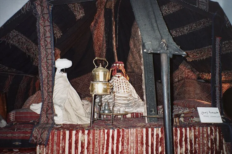 Çadırdan Terminale: Bedevi Zanaatının Altyapıya Dönüşümü