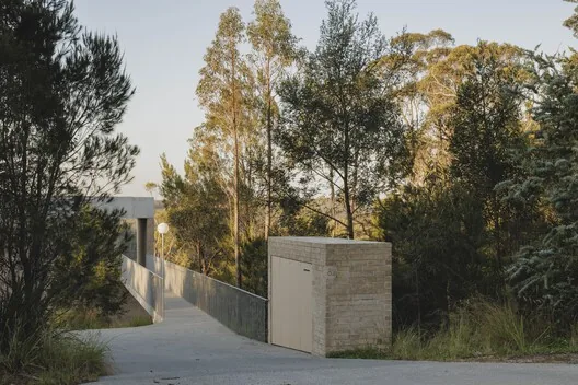 EA House: Uçurum Kenarında Deneysel Bir Aile Evi Tasarımı