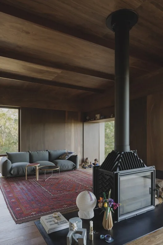 EA House: Uçurum Kenarında Deneysel Bir Aile Evi Tasarımı