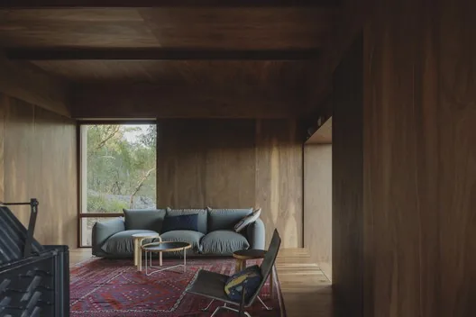 EA House: Uçurum Kenarında Deneysel Bir Aile Evi Tasarımı