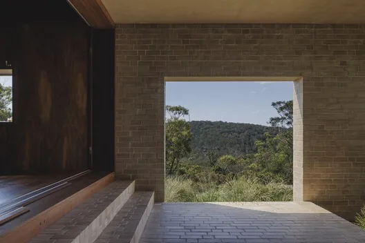 EA House: Uçurum Kenarında Deneysel Bir Aile Evi Tasarımı