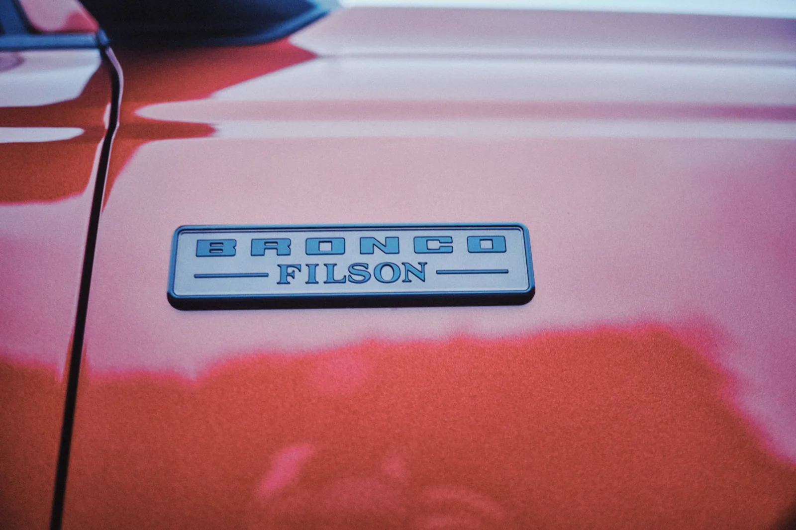 Kromdan Arınmış Lüks: Ford ve Filson Bronco'yu Yeniden Yorumluyor