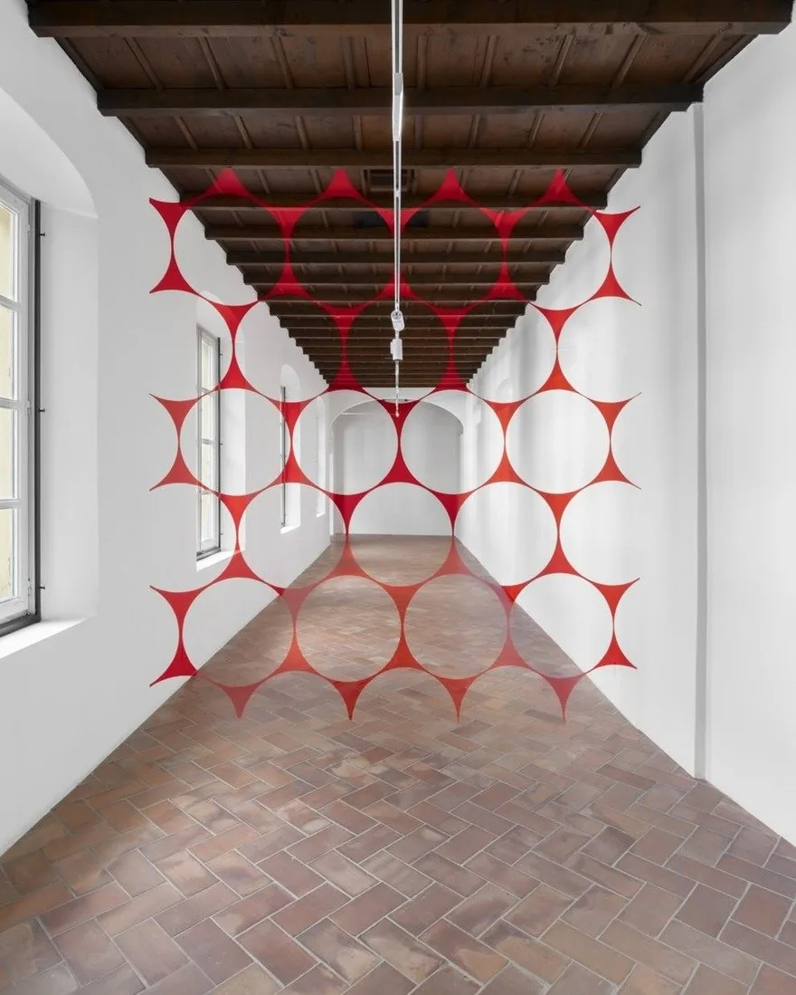 Gerçeklikle Oynayan Sanat: Felice Varini’nin Optik İllüzyonları