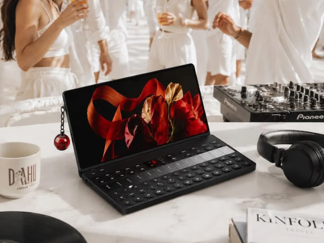 Glyph Geri mi Dönüyor? Teenage Engineering'in Mini OP-3'ü