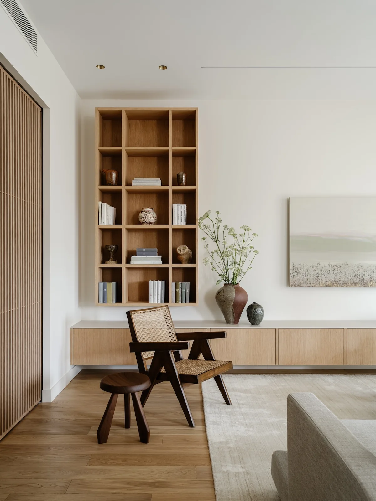 Hanok Esintili Moskova Dairesi: Işık, Esneklik ve Modern Tasarım
