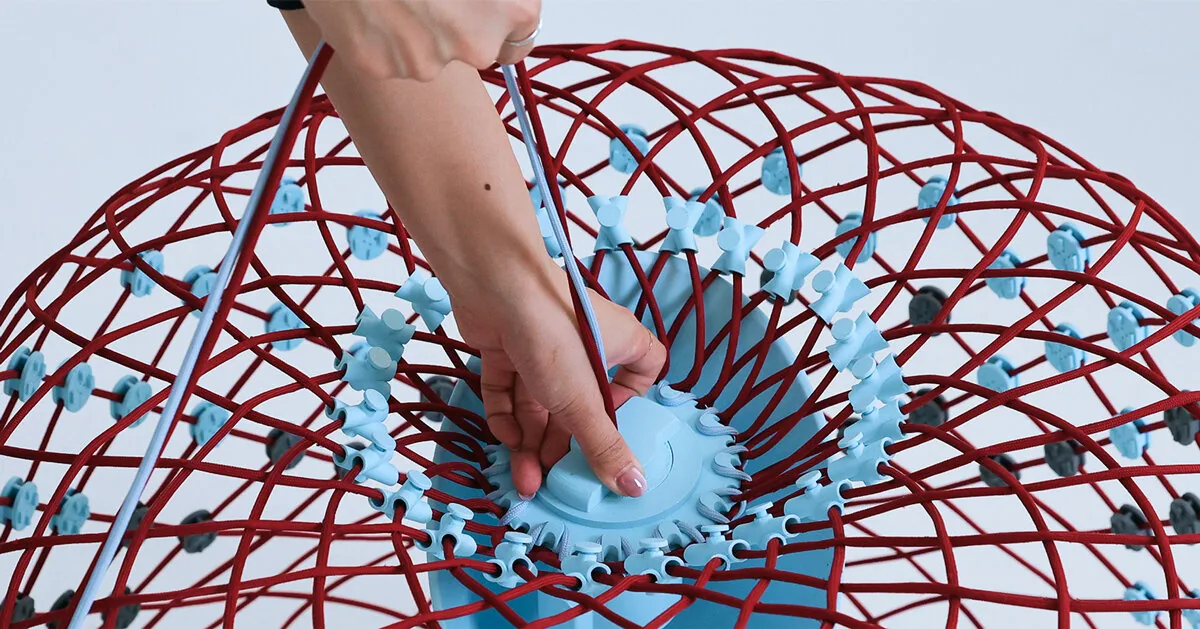 Kendiliğinden Açılan Nitinol Koltuk: Flat-Pack Devrimi