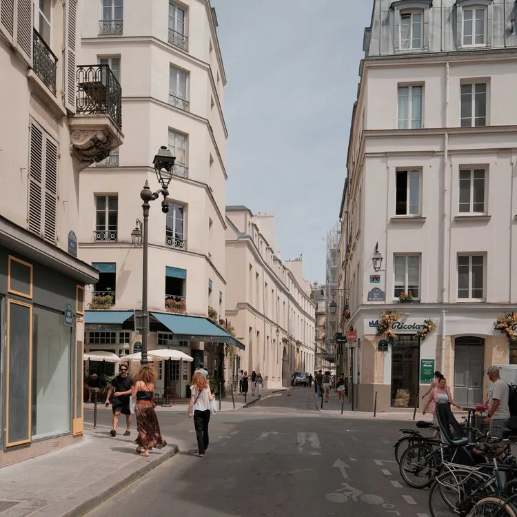 Rue Pavée: Paris Marais'te Tarihi Dokuda Çağdaş Yenileme