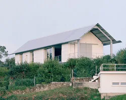 Dar Parselde Modüler Çelik Akıllı Ev: Tayvan'dan MOM House