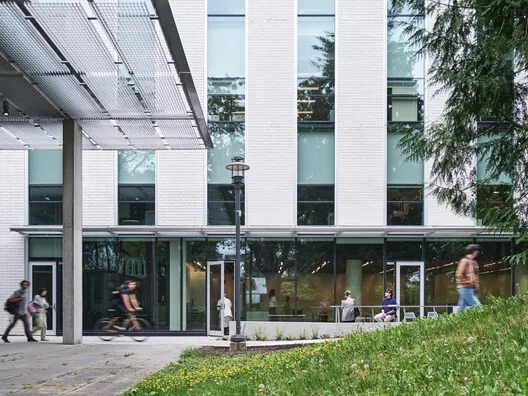 UBC'den Doğayla İç İçe Yeni Araştırma Merkezi: Mimari Detaylar