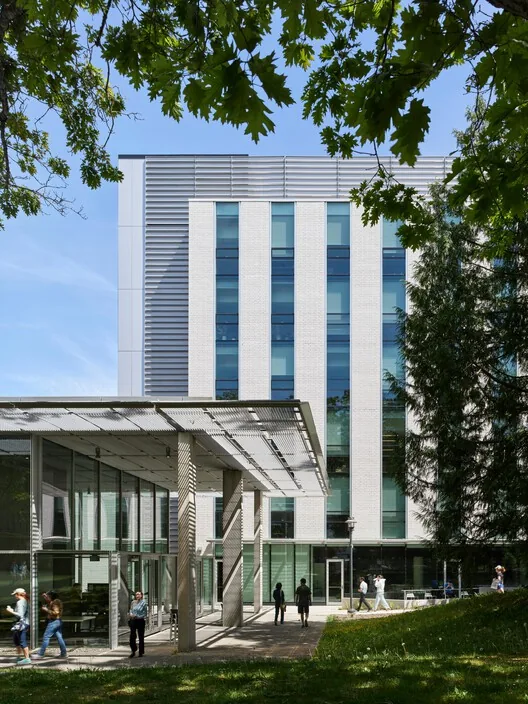 UBC'den Doğayla İç İçe Yeni Araştırma Merkezi: Mimari Detaylar