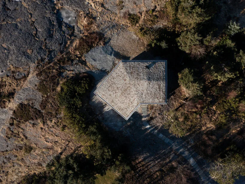 Cabin Sande: Viking Gemi Yapımından İlham Alan Bir Yazlık