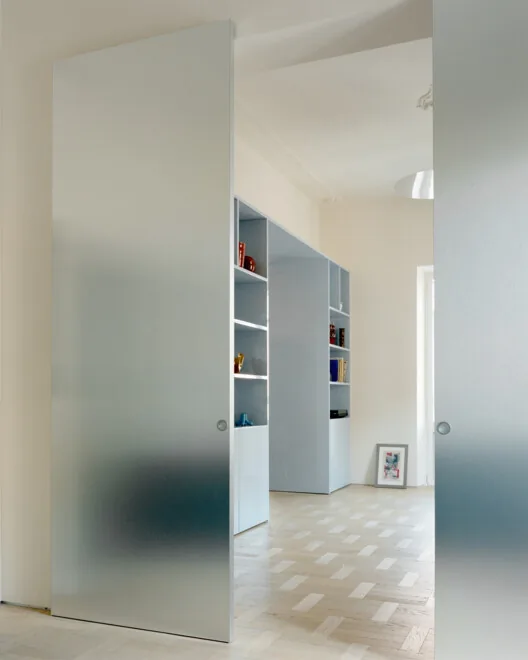 Roma'da Yansıtıcı Mobilyalarla Tarihe Çağdaş Bir Dokunuş