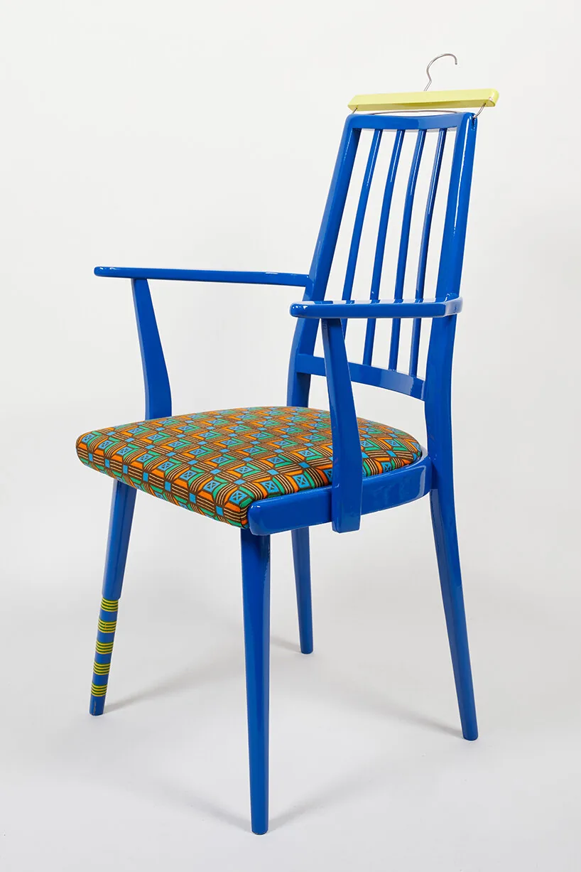 Yinka Ilori'nin 'Chairman'ı: Sandalye, Bellek ve Kimlik