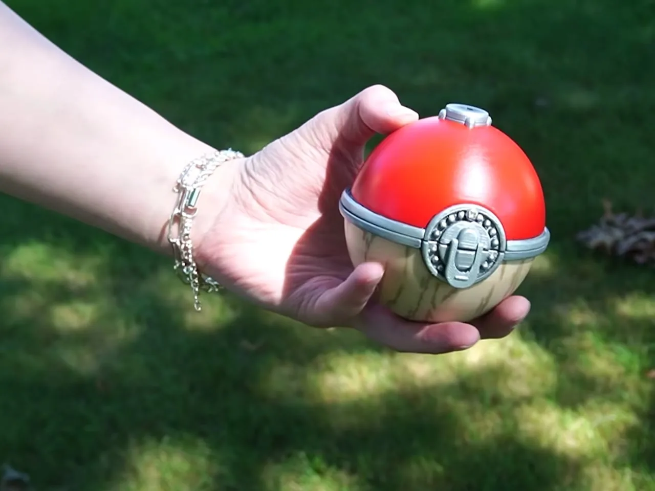Zıplayıp Duman Çıkaran Pokéball: Bir Maker'ın Başyapıtı