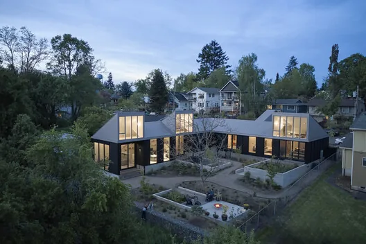 Portland’da Savaş Sonrası Evden Stüdyoya: Gradient House