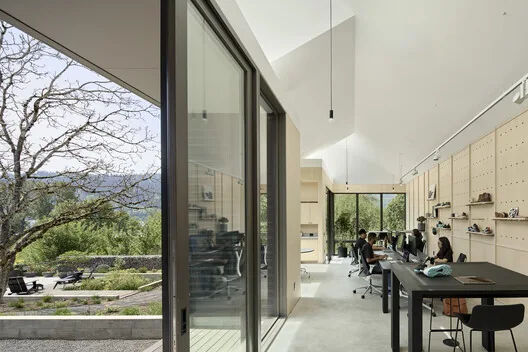 Portland’da Savaş Sonrası Evden Stüdyoya: Gradient House