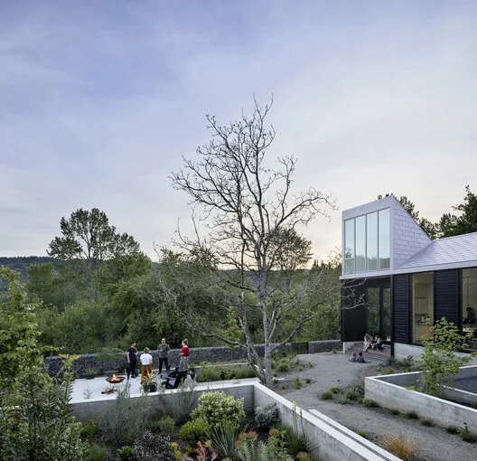 Portland’da Savaş Sonrası Evden Stüdyoya: Gradient House