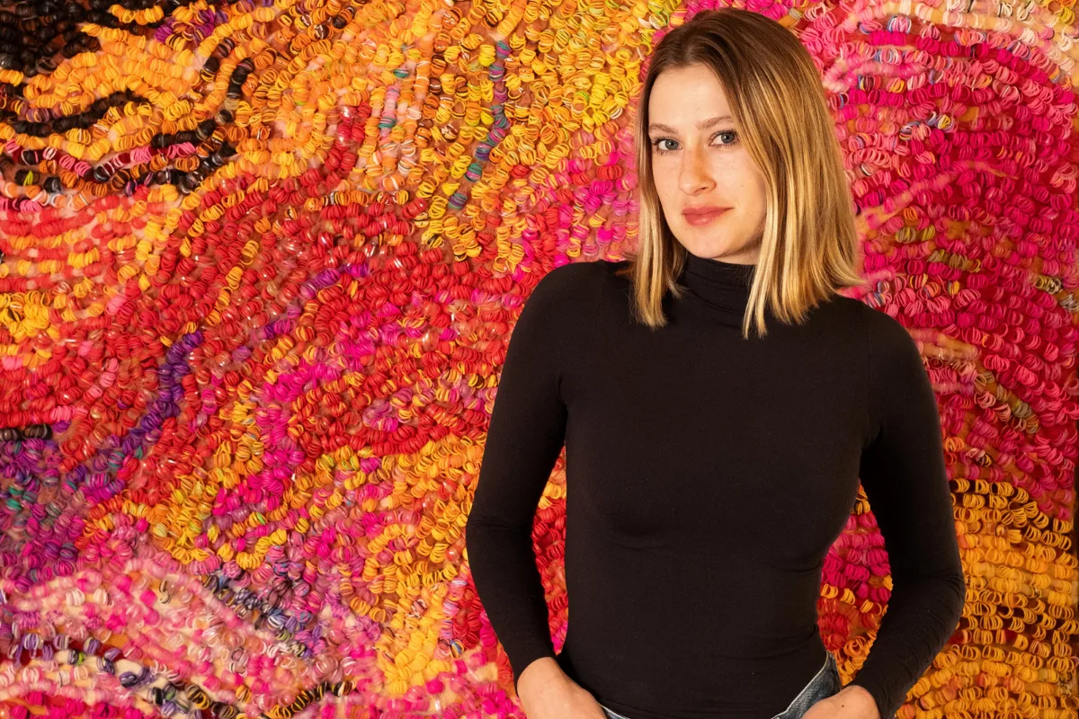 Hannah Buechler: Müzik, Moda ve Deneysellikten İlham Alan Sanat