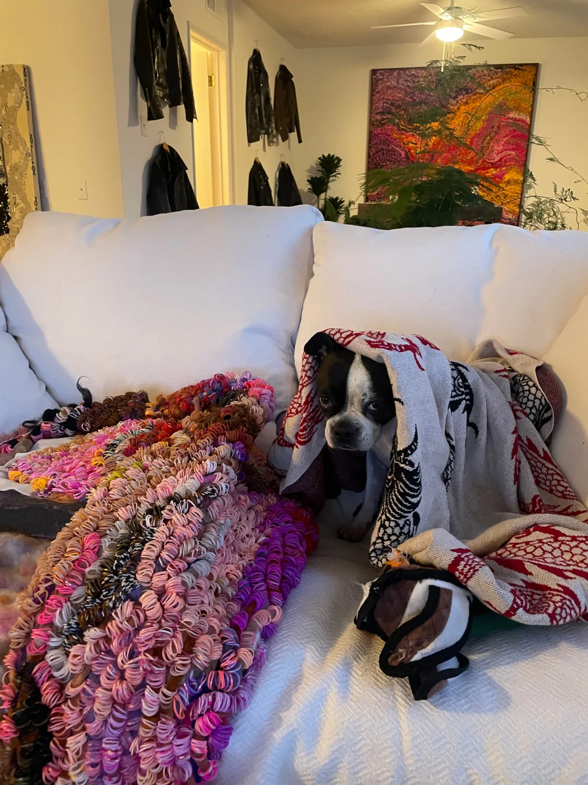 Hannah Buechler: Müzik ve Moda Arasında Dokunsal Sanat