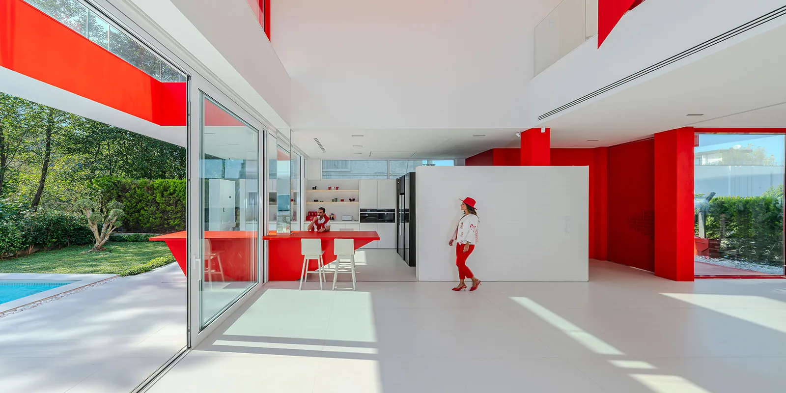 İran’da Beyaz Tuğla ve Pers Kırmızısı Oyunu: CORNER Villa