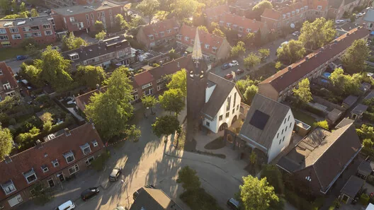 Julianakerk Yangınından Doğan JUUL: Kilise Kalıntıları Artık Bir Yuva