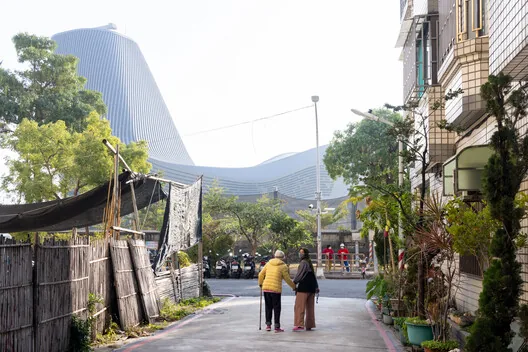 Kaohsiung Liman Terminali: Denizle Şehrin Buluştuğu Çok İşlevli Yapı