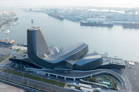 Kaohsiung Liman Terminali: Denizle Şehrin Buluştuğu Noktada Çok İşlevli Bir Yapı