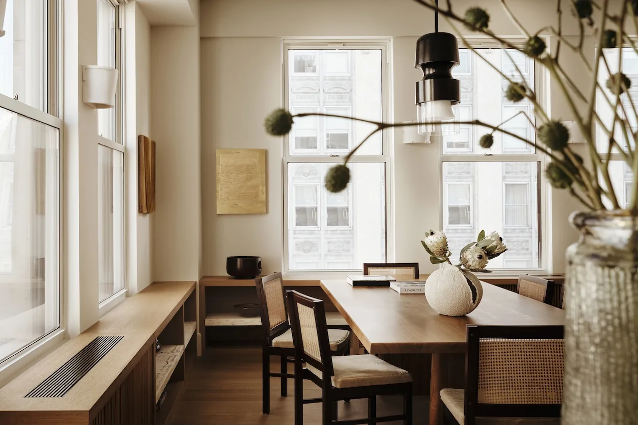 Karanlık Bir New York Dairesi, Studio Rosenthal ile Aydınlanıyor